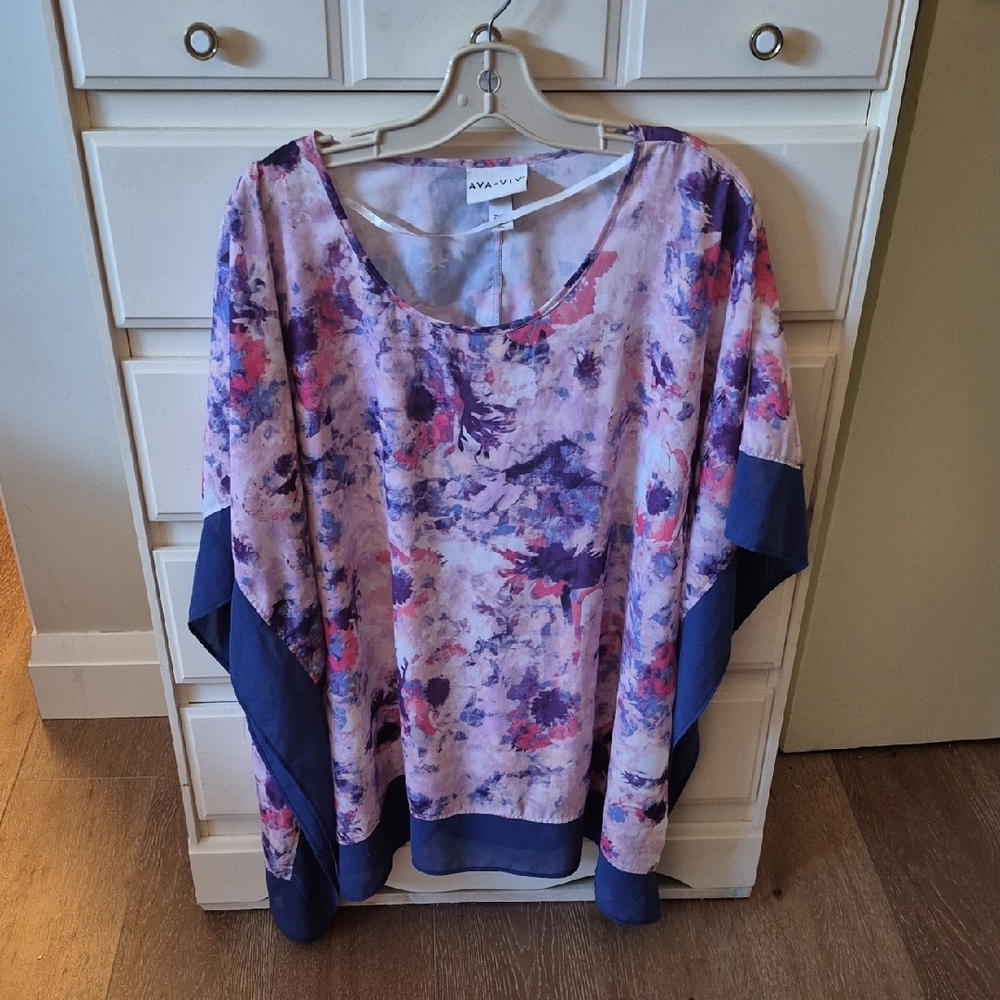 Ava & Viv Multicolor Batwing  Top